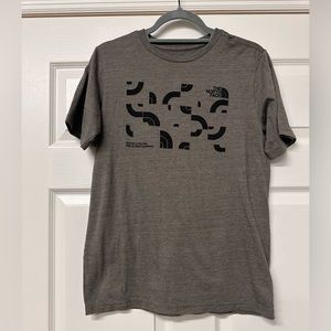 The North Face Boys Youth T-Shirt | XL 18/20
